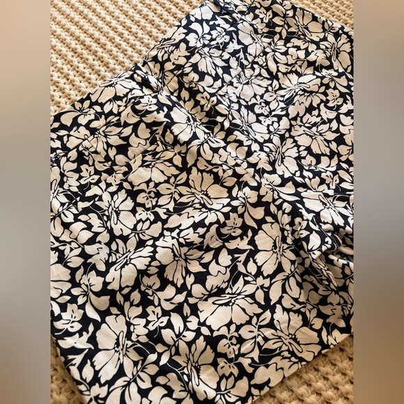 Banana Republic Hampton Fit Shorts - Picture 8 of 11